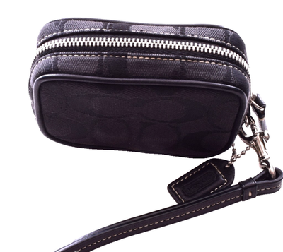 ショルダーバッグ Coach accessory pouch in Y2K signature Y2K Vintage Coach Bags & More 🍒 | SOLD ✨ Coach black Optic