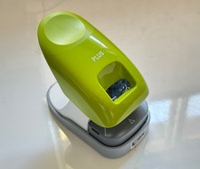 Plus Paper Clinch Desktop Staple-Free Stapler Green SL-110A