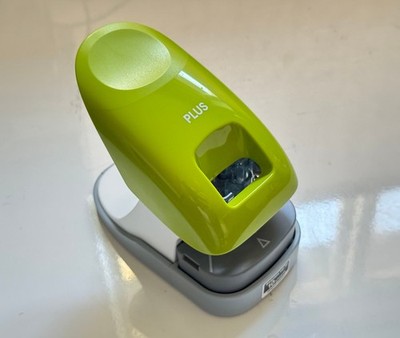 Plus Paper Clinch Desktop Staple-Free Stapler Green SL-110A