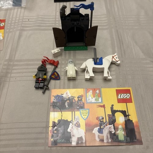 Lego Castle 6034: Black Monarch's Ghost Complete Set With Cardboard Cut Out