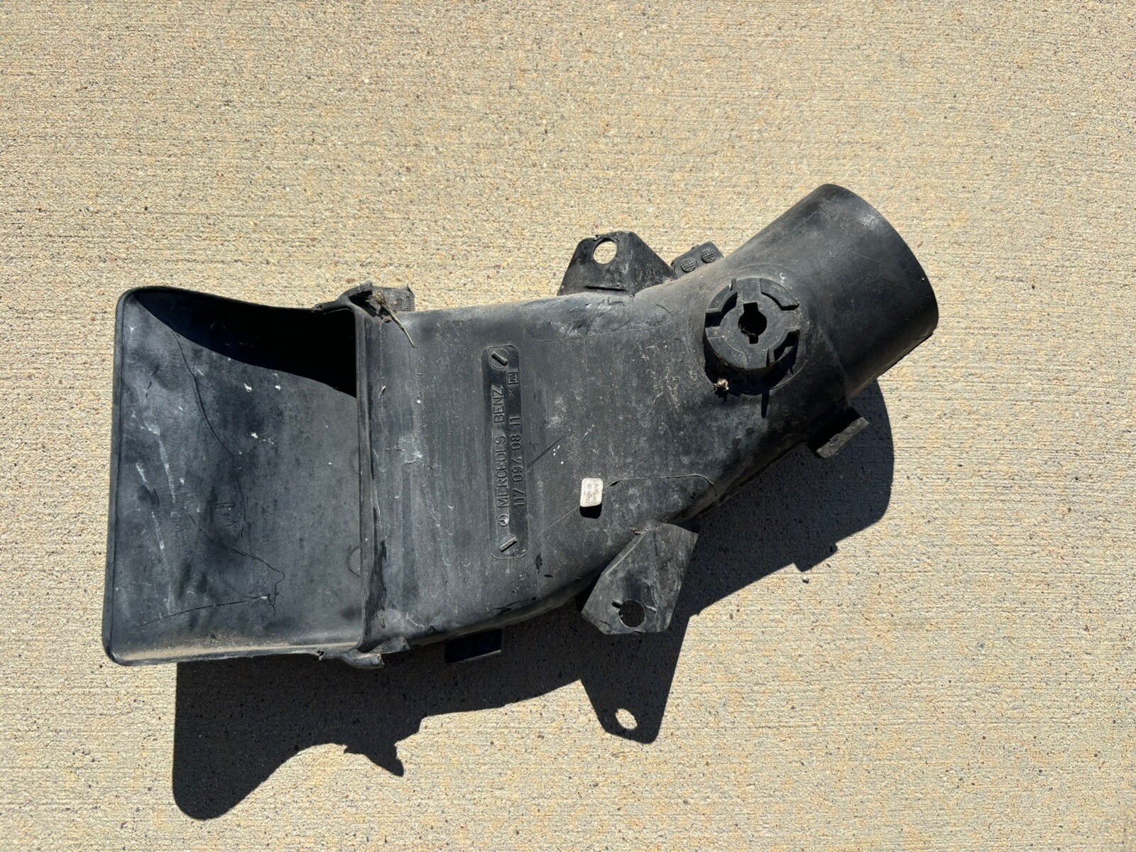 1170940811 DUAL  AIR INTAKE DUCT W126 560SEC 560SEL RIGHT AMG M117 BRABUS