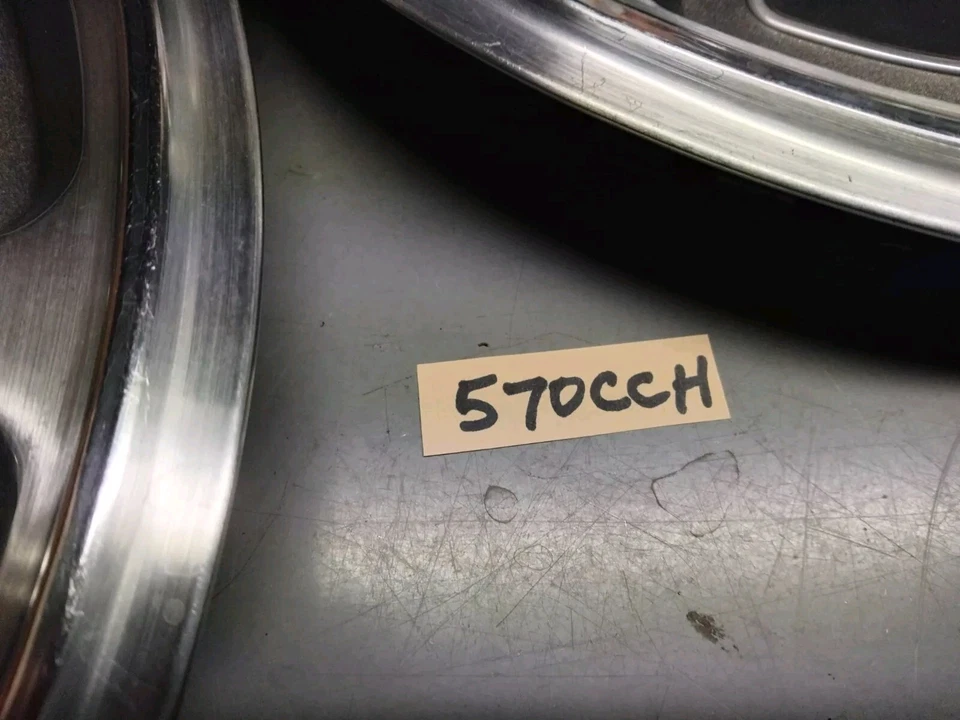 Dos tapacubos delanteros Chevrolet C10 1976 1977 1978 1978 4x4 ¿Nuevo de Lote Antiguo? Foto 4 de 4