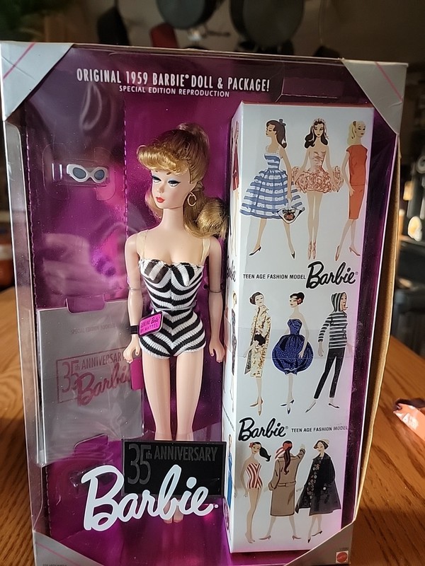 Original 1959 Barbie Doll 35th Anniversary Special Edition 1993 Mattel 11590