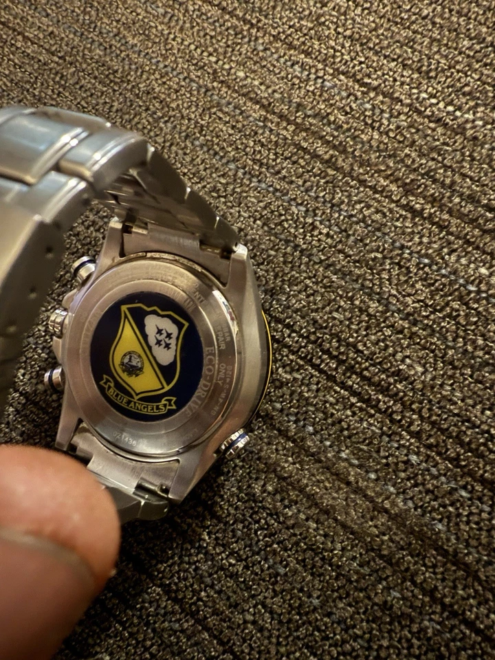 Cronógrafo Citizen Eco-Drive Blue Angels World AT8020-03L Foto 3 de 4