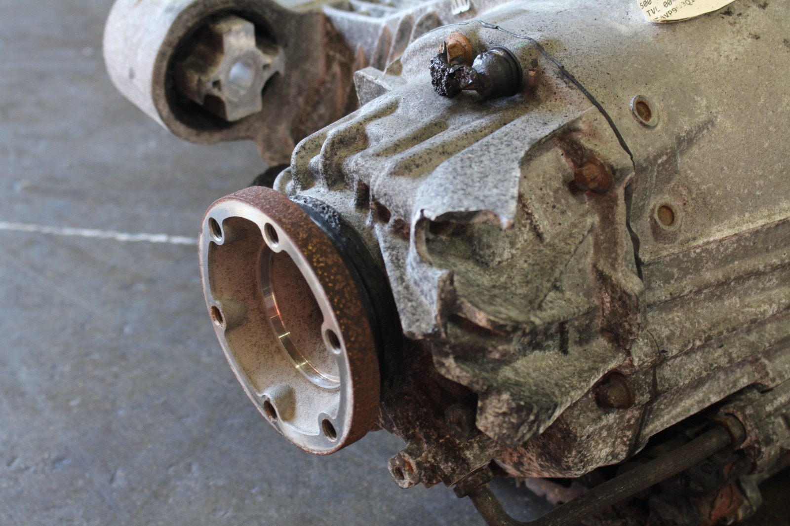 Lamborghini Urus, Rear Differential, Dmg, Used, P/N 0BX500043C