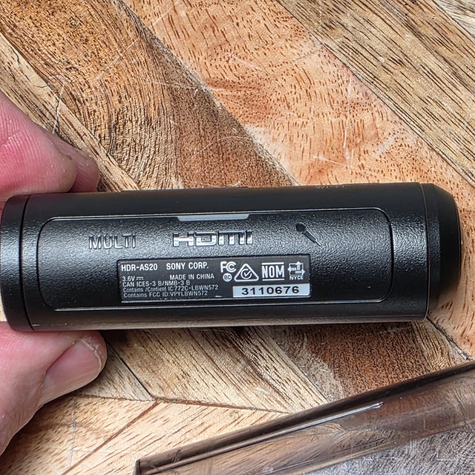 Sony HDR-AS20 11.9 Mega Pixel Exmor SteadyShot Full 1080 P w/ Water Proof Case - Image 4 of 4