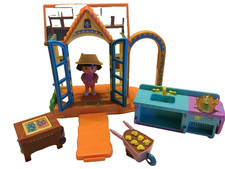 Dora The Explorer Talking GreenHouse Green House Includes Dora Figure