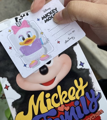 POP MART Disney Mickey and Friends Vinyl Face Daisy Keyring Plush Doll