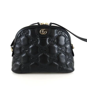 Sac bandoulière Gucci GG dôme en relief 702229 7049 109394163
