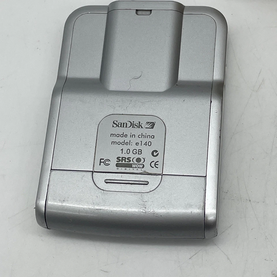 Sandisk Sansa E140 1gb Silver Digital Audio Player MP3 - Tested Working - Image 2 of 4