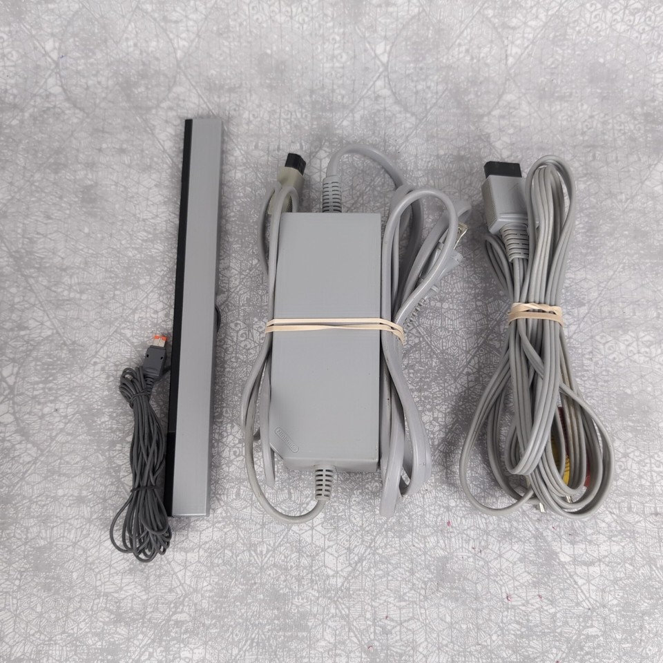 Wii Console Guitar Hero Bundle Games Red Octane Block Head Controllers