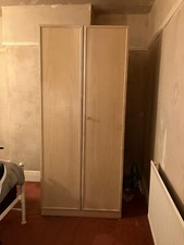 wadrobe with shelves