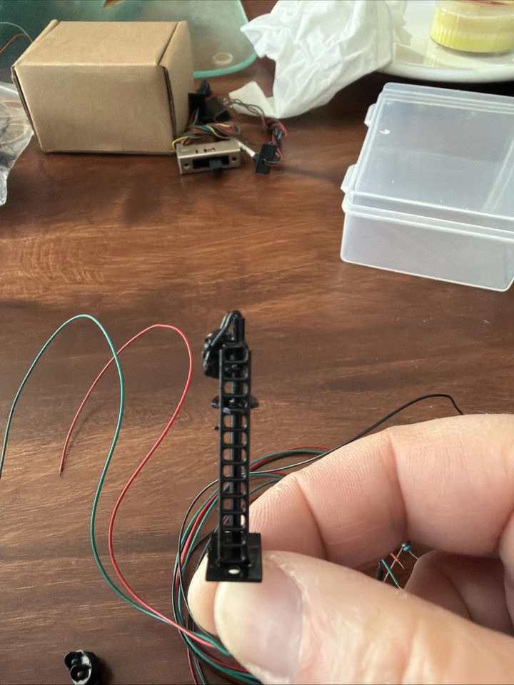 4qty N Scale Wired 2 Light Signals. For Model Train - Image 2 of 3