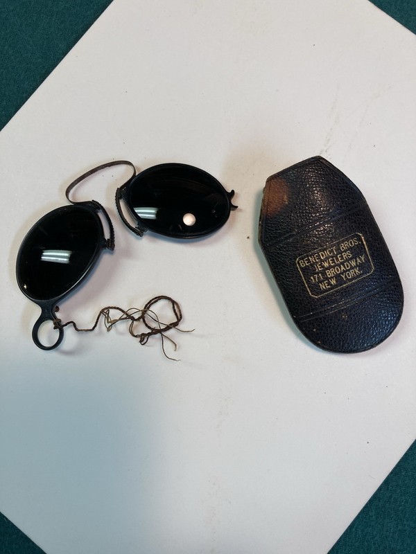 SUPER TURN OF THE CENTURY PINCENEZ SUNGLASSES NOT PRESCRIPTION W/ CASE