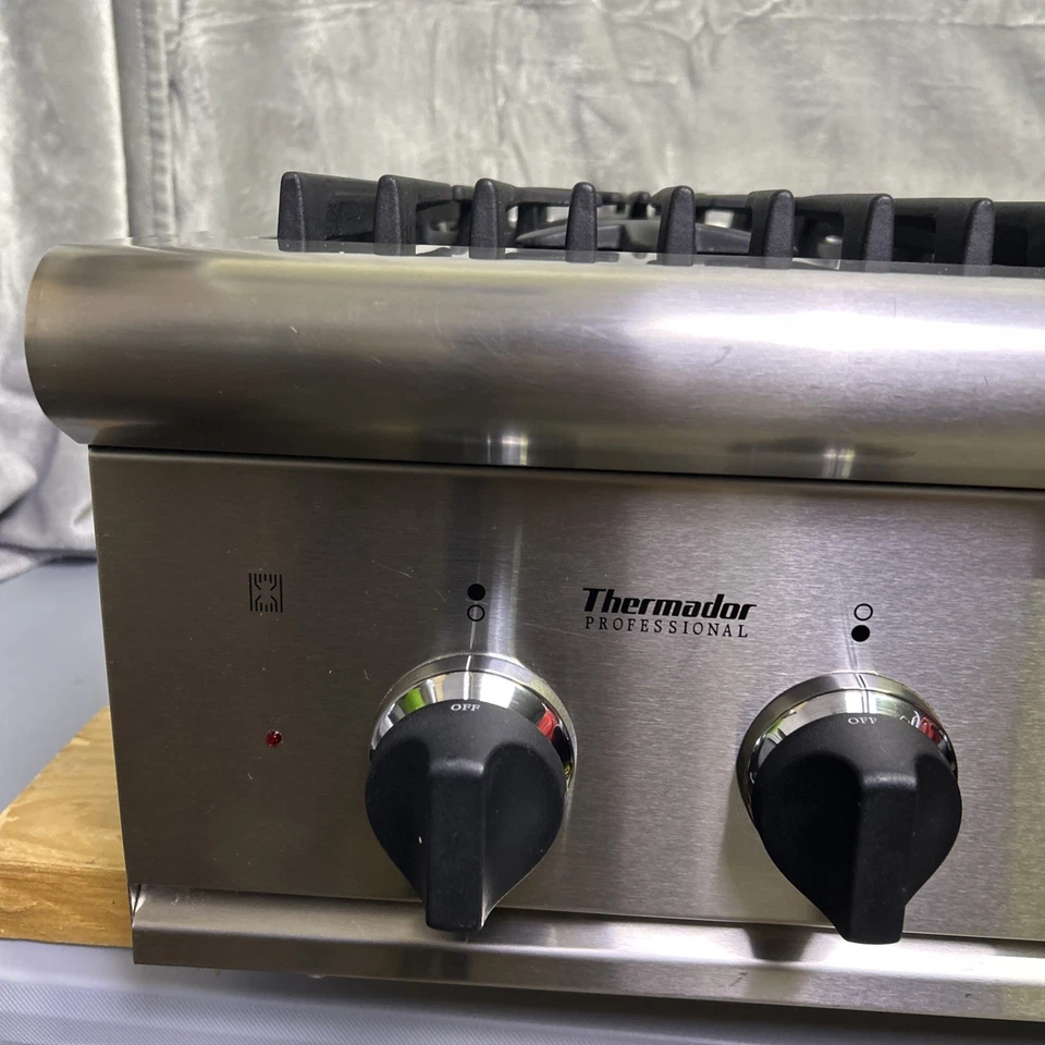 Thermador 36" Serie Pro Cocina de Gas Comercial Superior 6 Quemadores - Modelo:PCS366US LEER Foto 4 de 4