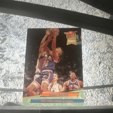 Fleer 1992-93 Ultra Hubert Davis Rookie New York Knicks #321 NBA Basketball Card. rookie card picture