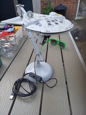 Star Wars Millennium Falcon verstellbare LED USB Schreibtischlampe