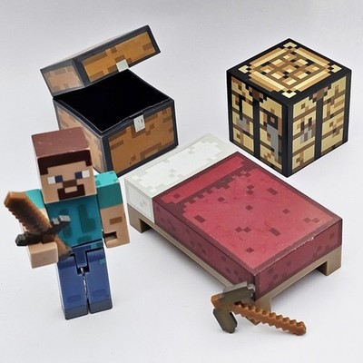 Jazwares Mojang MINECRAFT Overworld Survival Pack STEVE Sword Pickaxe Chest