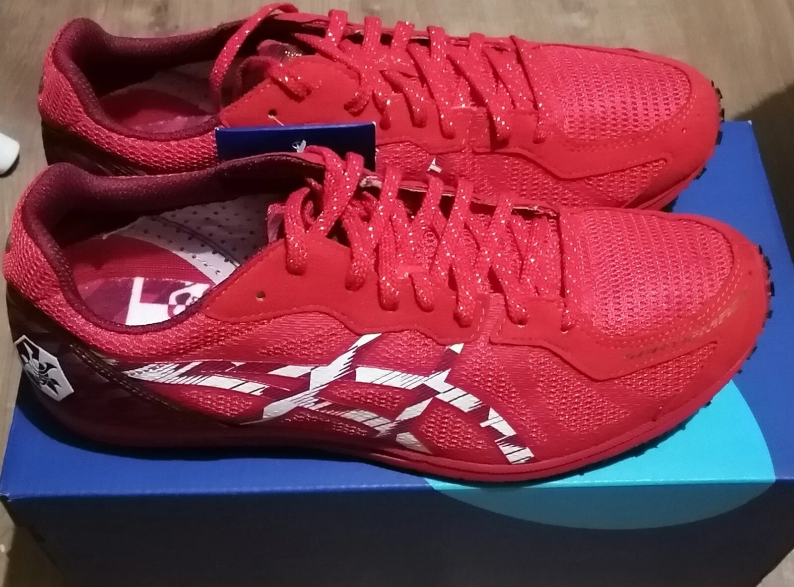 Nuove scarpe da ginnastica sintetiche autentiche Asics Sortiemagic rosso bianco Regno Unito 7 5 eu41 5