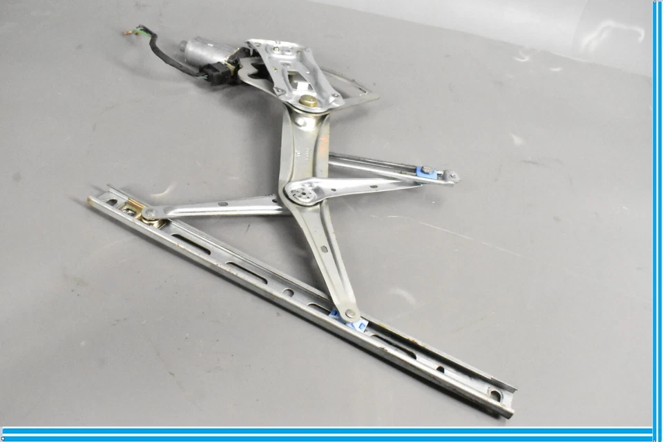 98-03 Mercedes W208 CLK430 CLK320 Front Right Side Door Window Regulator Motor - Image 3 of 4