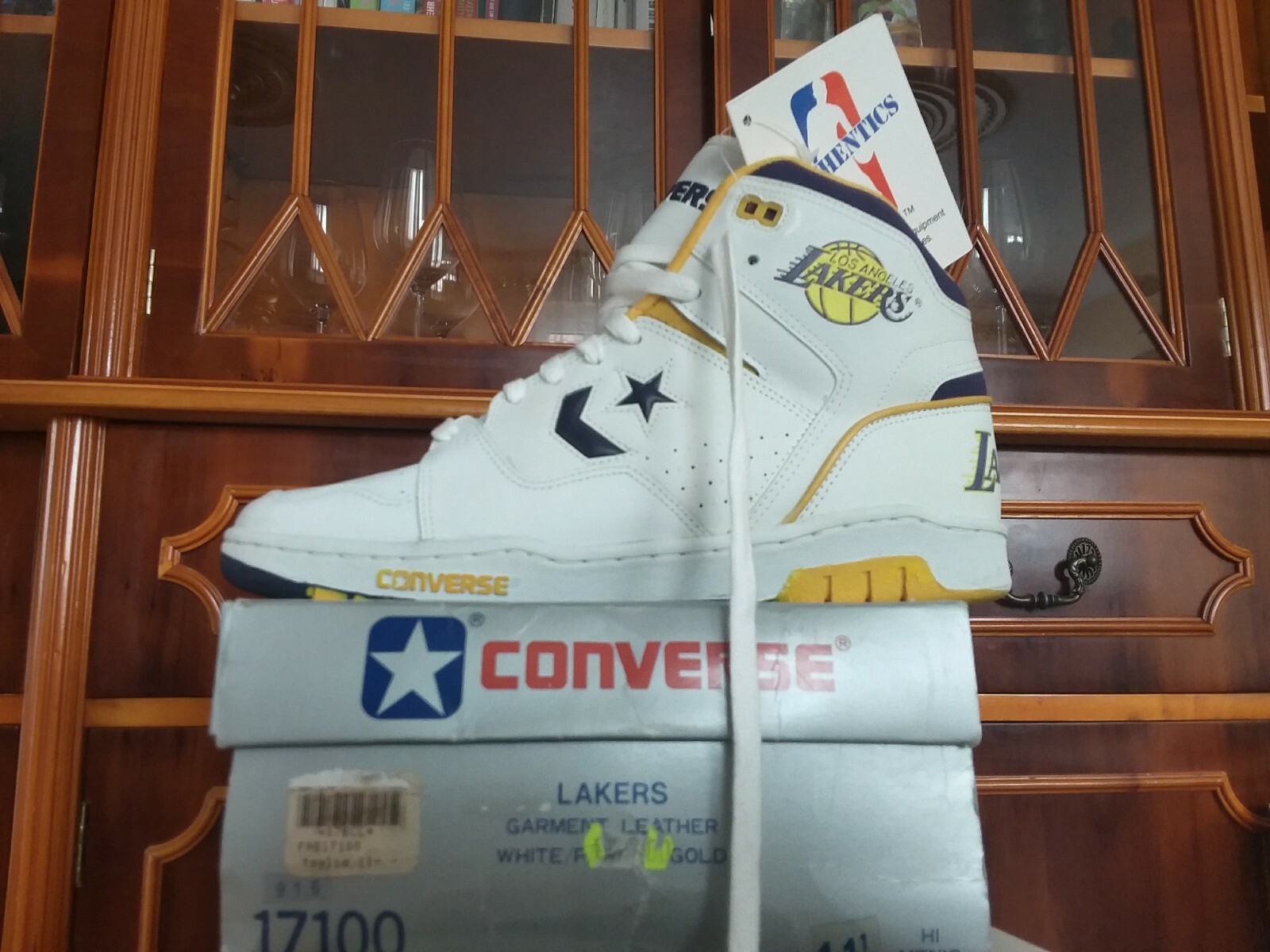 converse lakers weapon 86