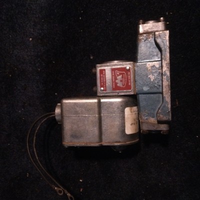 AAA GENERAL PURPOSE VALVE NEVER USED (SO3PJO) excellent Condition!!