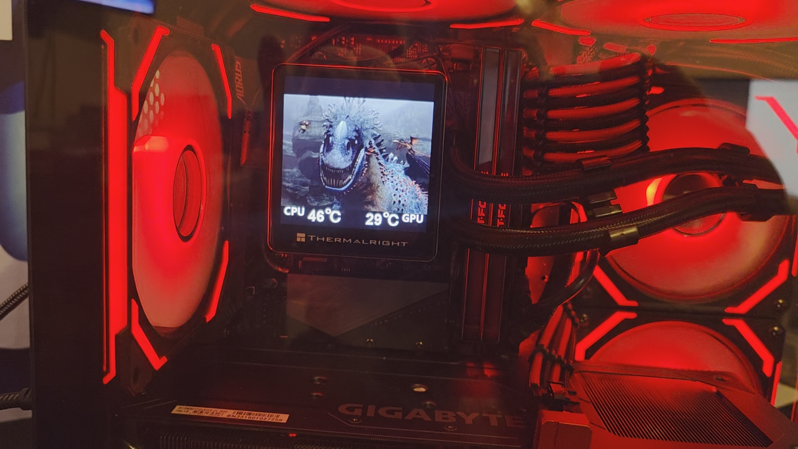 Custom Gaming PC 5800XT 32Gb DDR4 4000 RX 9060XT 16gb