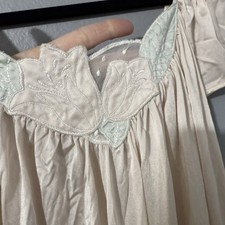 Vtg M Cottagecore lingerie Miss Elaine Union Made USA Maxi Pink Nightgown Nylon