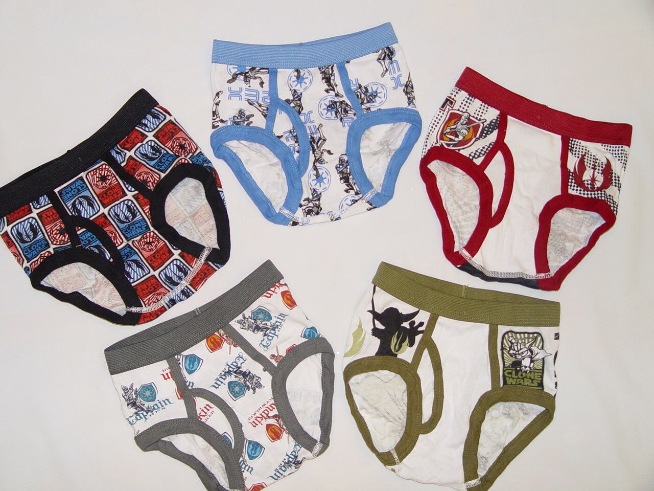 NWT STAR WARS The Colone Wars BOYS' 5 briefs pack underwear size 4 multi  color