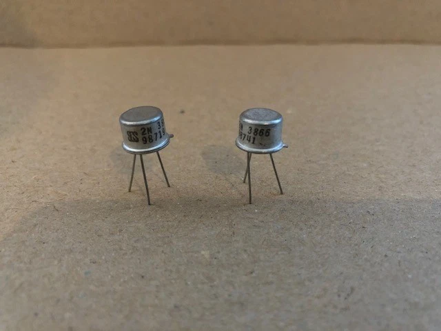 2 Stück Leistungstransistor / power transistor - 2N3866 -SGS Thomson - Bild 1 von 1