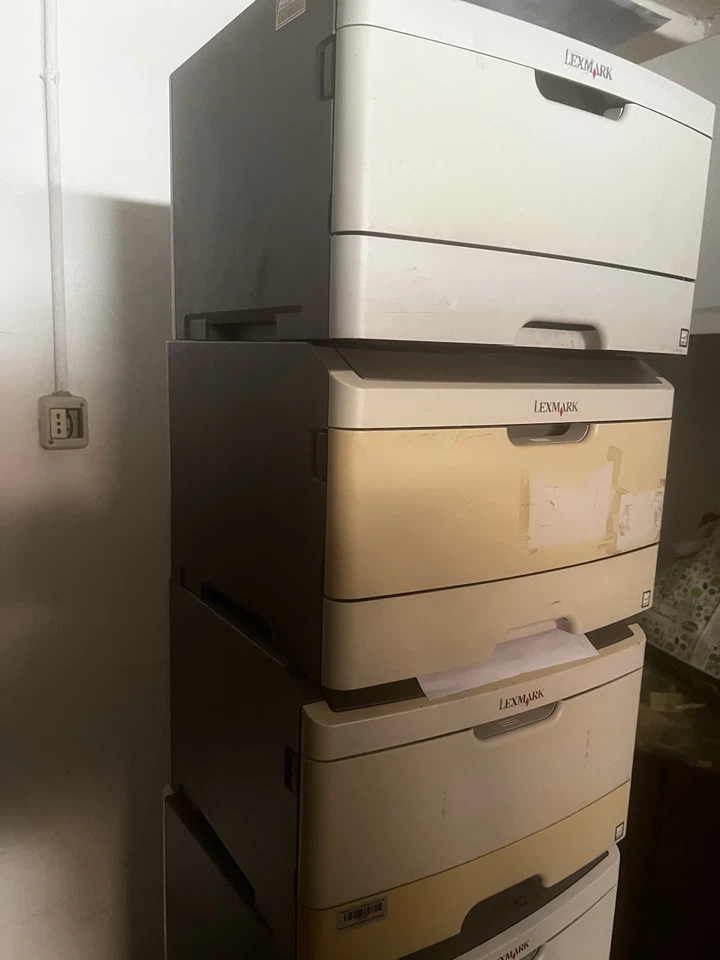 LEXMARK E260DN NON FUNZIONANTE PER PEZZI DI RICAMBIO - Immagine 2 di 2