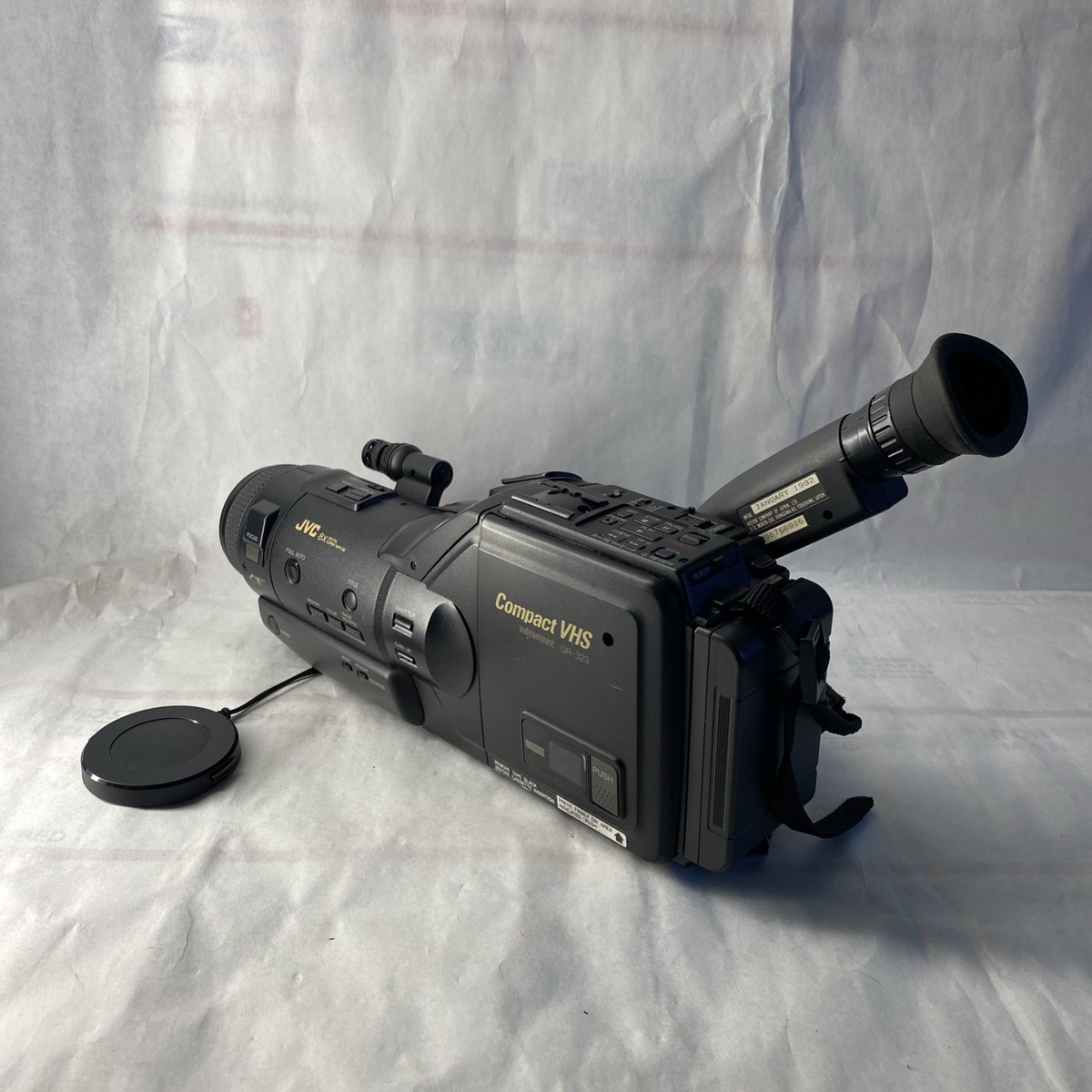 ビデオカメラ JVC JVC GR-323 Compact VHS Tape Video Camera / Camcorder Video