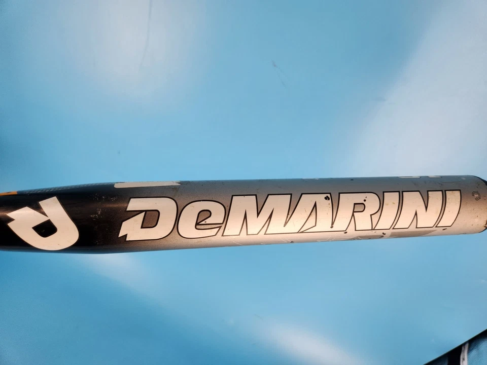 Bate de softbol lanzamiento rápido Demarini CFP11 CF4 Pitch Black Plus 33" 23 oz -10 Foto 4 de 4