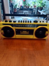 Cassete Boombox With USB / SD / MMC Short Wave AM/ FM Radio