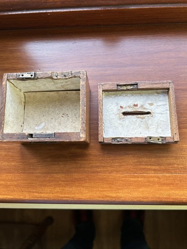 North London Railway, Reads Weighing Chair Money Box pre 1922 With Coins - Picture 4 of 12