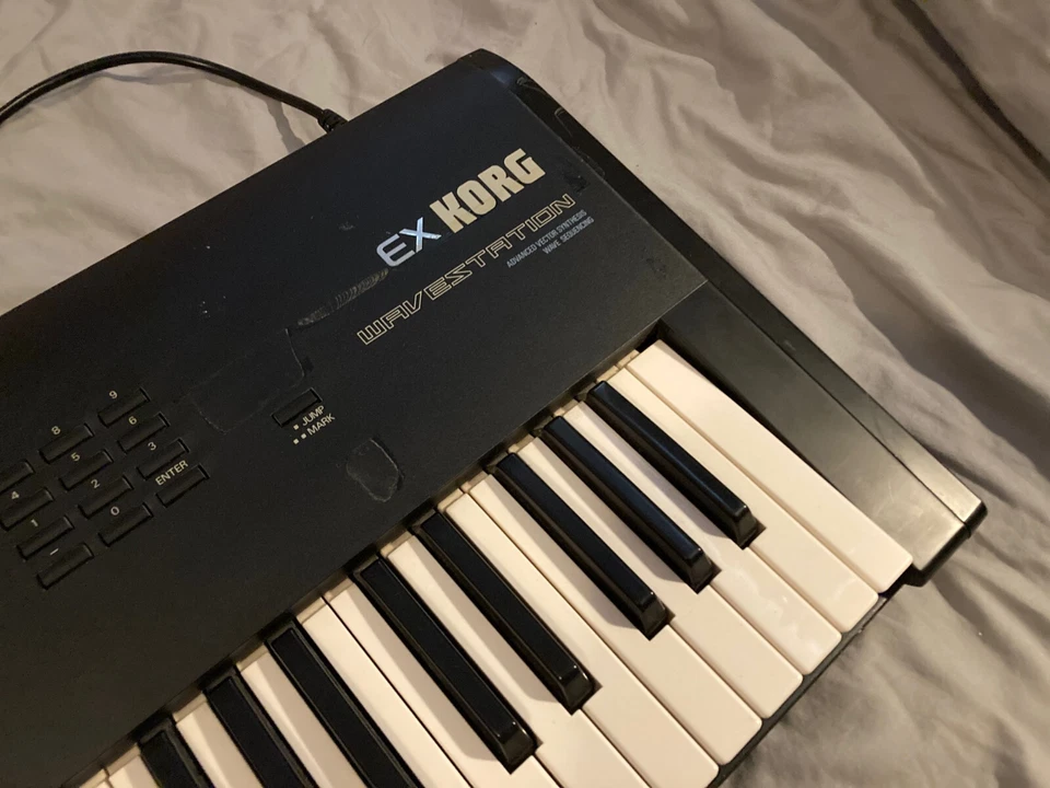 Korg Wavestation EX (WS-1) Digital Synthesizer - Bild 4 von 4