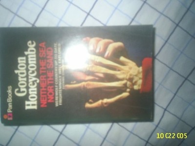 Neither the Sea Nor the Sand, Honeycombe, Gordon, Good Book