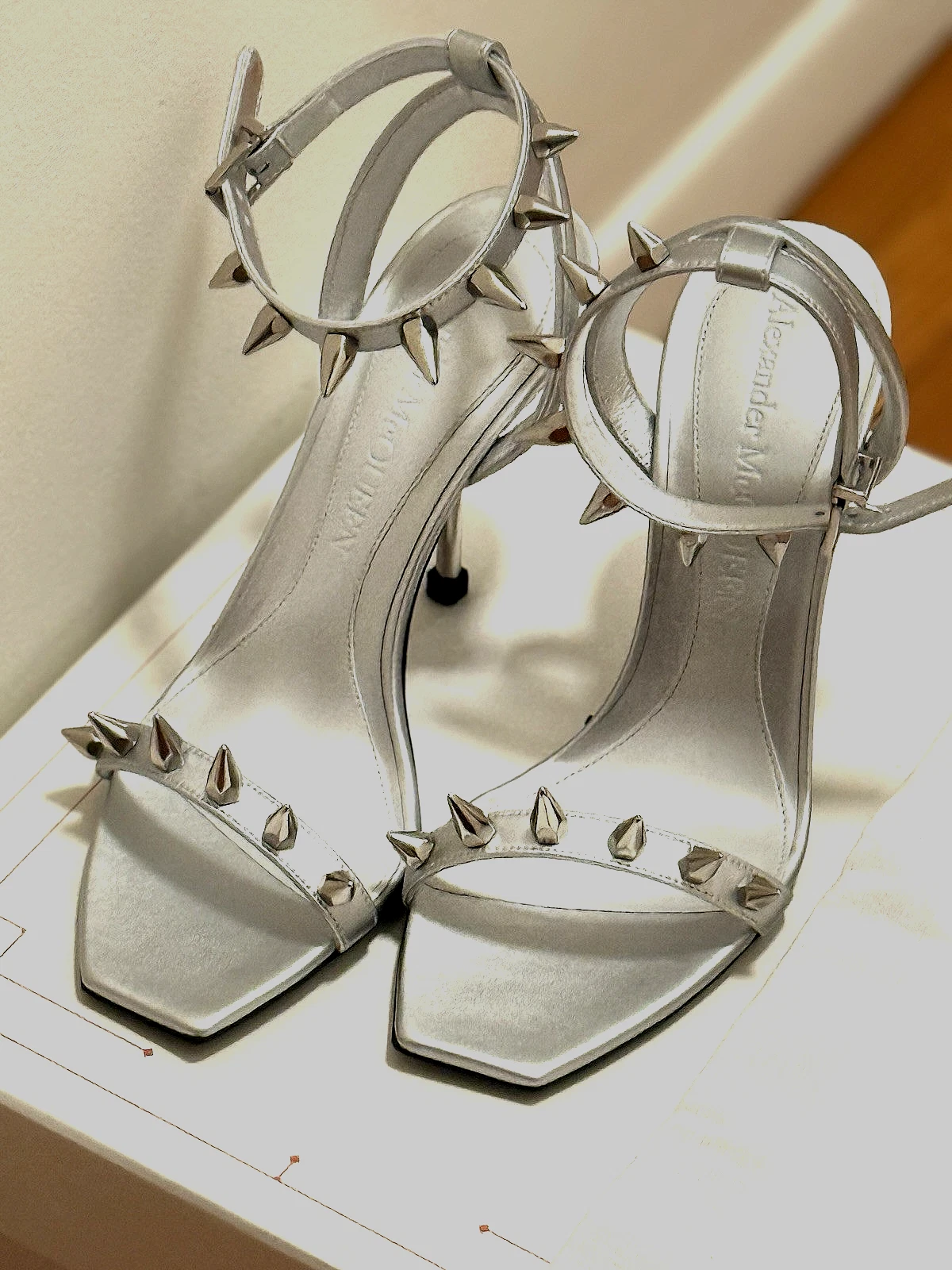 Alexander McQueen — Alexander McQueen Punk Stud Silver Ankle-Strap Sandals 37