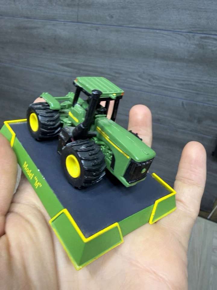 john deere danbury mint 9520 Miniature Toy Tractor + Magnetic Base - Image 4 of 4