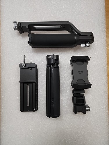 DJI RS 3 Pro Combo 3-Axis Gimbal Stabilizer (Missing Battery & Accessories) - Picture 7 of 8