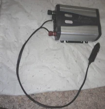 COBRA CPI 480 - 400-Watt 12-Volt DC to 120-Volt AC POWER INVERTER / 5 Volt USB