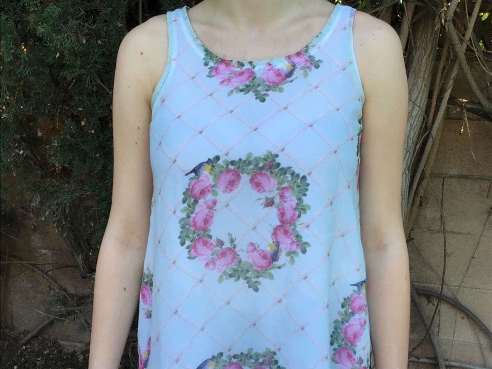 BLUSA TOP MONNALISA CHIC NIÑAS AUTÉNTICA SEDOSA MULTICOLOR CON RIFAS TALLA. S/M Foto 3 de 4