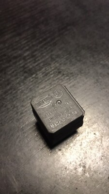 RELAIS MERCEDES SCHWARZ 4 PIN A0025428019