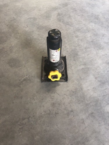99-26 CHEVY SILVERADO TAHOE SUBURBAN GMC SIERRA YUKON SPARE TIRE BOTTLE JACK OEM