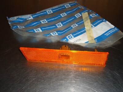 New NOS GM Side Marker Light Lamp 5974004 Oldsmobile Cutlass Ciera 1985 1986 87