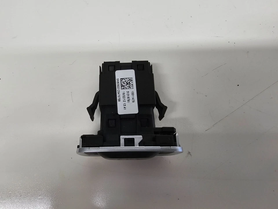Volvo OEM Push Button Start Switch 31316791 for S60 V60 S80 XC60 - Image 3 of 4