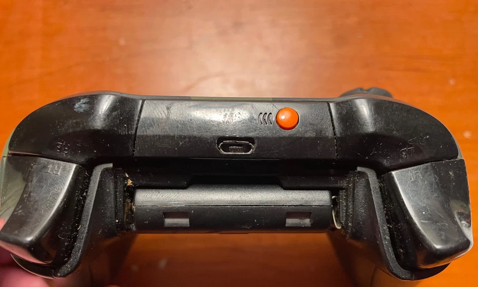 Xbox Wireless Controller – Armed Forces II Special Edition. - Image 2 of 4