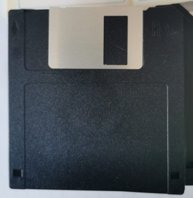 2 MediaRange  Disketten 3,5''  1,44MB MF2HD mit Label IBM DOS formatiert MR200