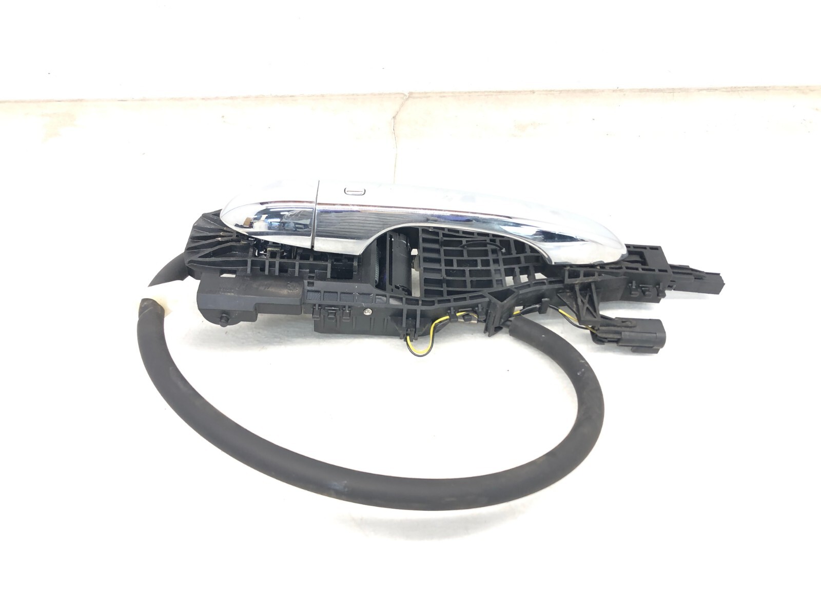 2017-2022 MASERATI LEVANTE RIGHT PASSENGER REAR EXTERIOR DOOR HANDLE OEM
