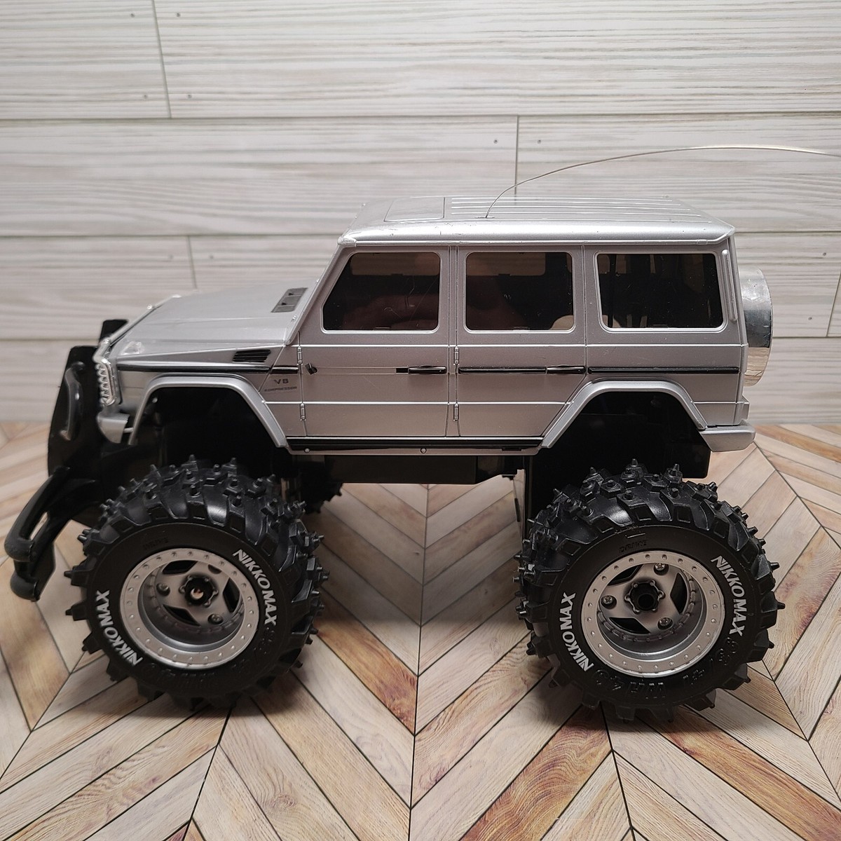 Nikko Mercedes-Benz G55 V8 Amg Radio Control R/C No Remote Nikko Mercedes-Benz G55 V8 Amg Radio Control R/C No Remote